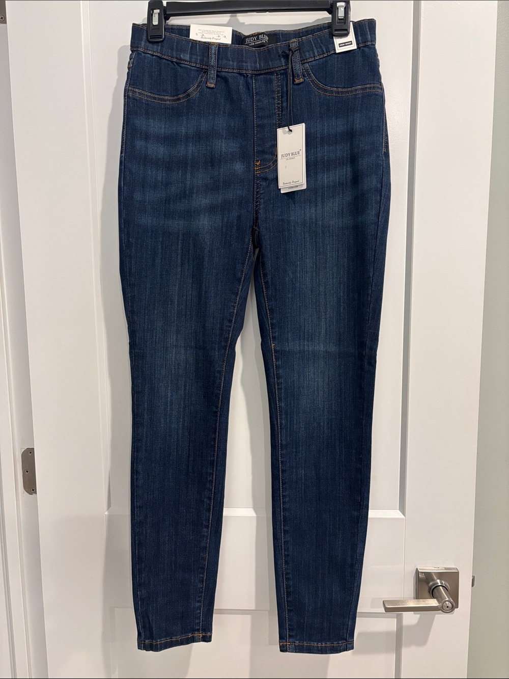 NEW Judy Blue Women’s Pull on Skinny Jeans 9/29